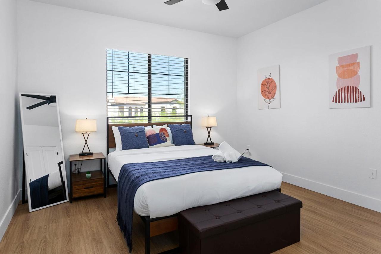 Cozysuites By The Stadium With Pool 05 * Glendale